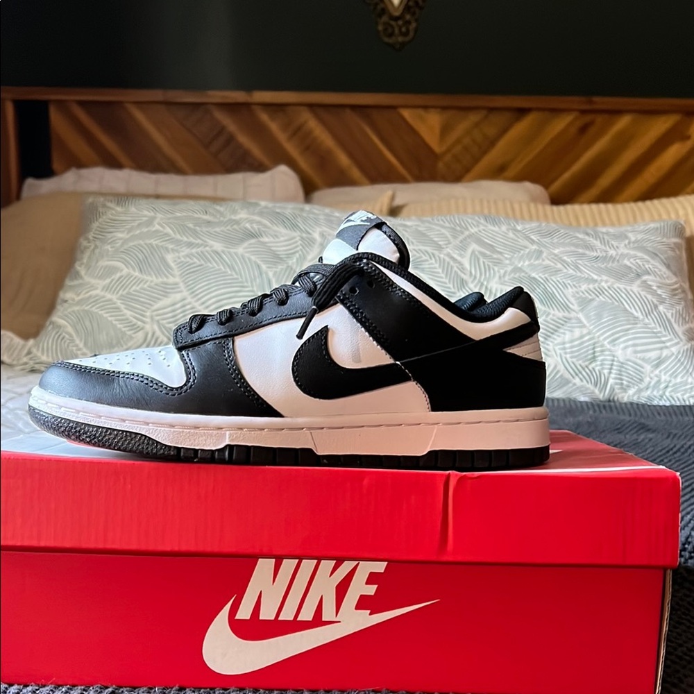 Nike Panda Dunks